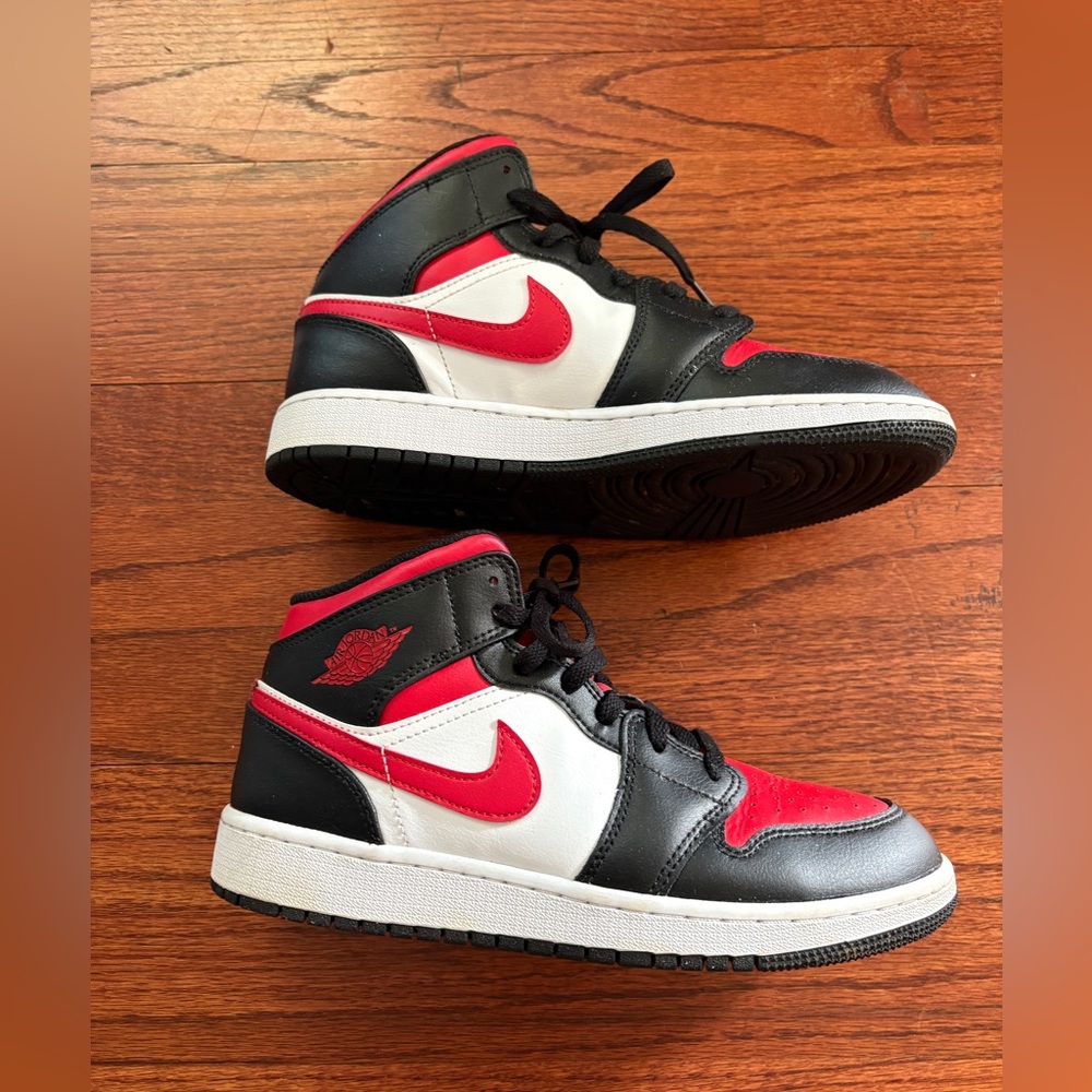 Air Jordan 1 Mid
